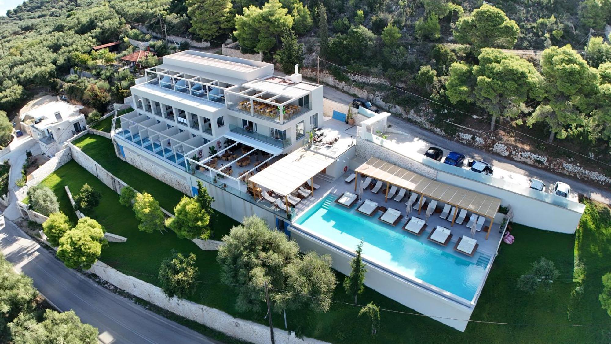 Myzith Luxury Suites Keri Exterior photo