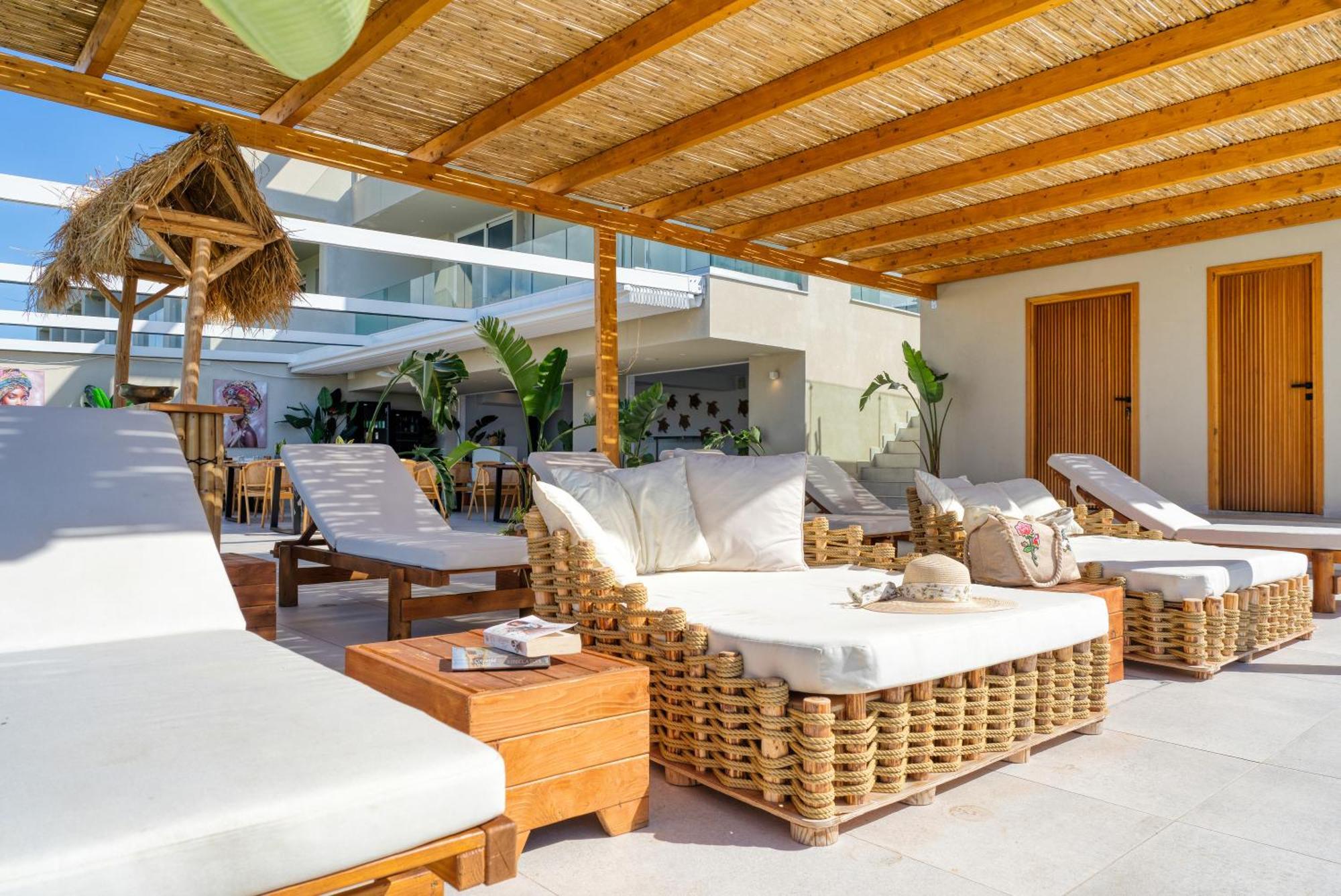 Myzith Luxury Suites Keri Exterior photo
